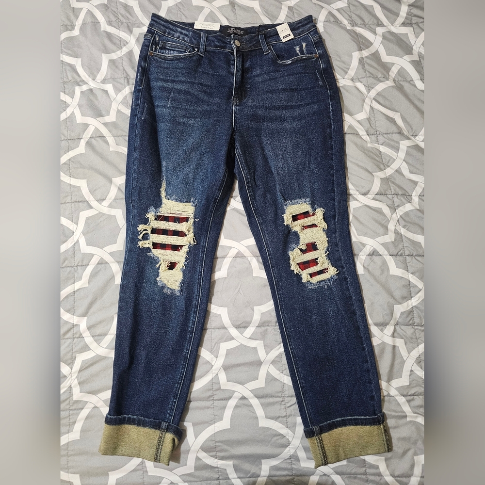 NWT Judy Blue Buffalo Plaid Patch Mid Rise Cuffed Boyfriend Jeans Soze 11/30